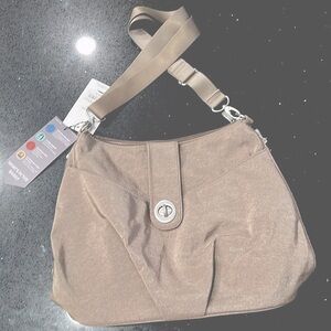 Baggallini Beige Shoulder Bag with Silver Clasp